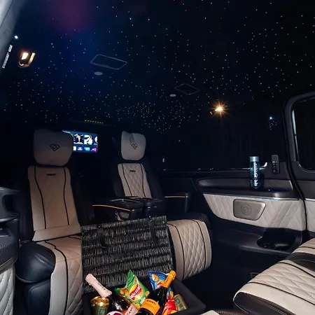 Modern One Bed By Arena Apartment *