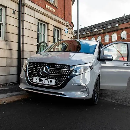 Modern One Bed By Arena Daire *