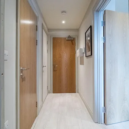 Modern One Bed By Arena Daire Leeds (West Yorkshire)