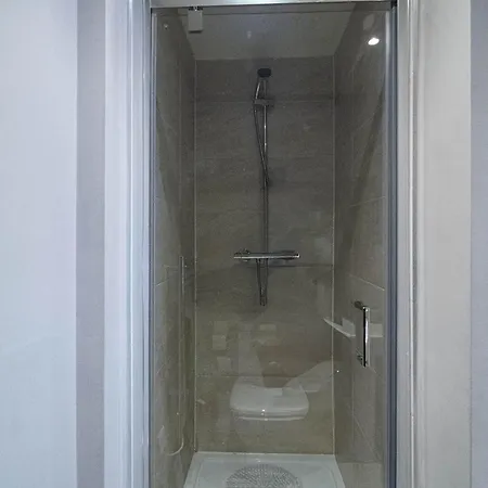 Apartment Relaxing 3 Bed Urban Getaway Sleeps 4 Central Leeds Free Wifi *