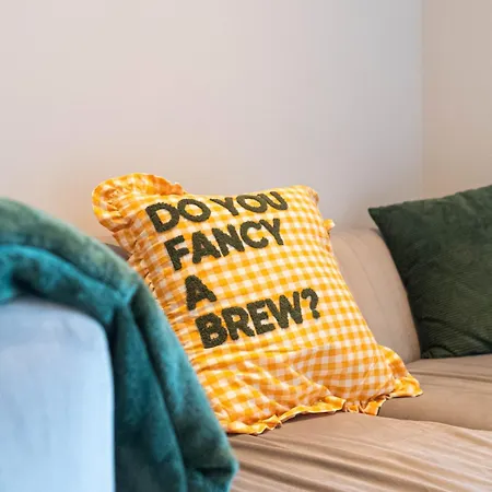 Apartment Relaxing 3 Bed Urban Getaway Sleeps 4 Central Leeds Free Wifi