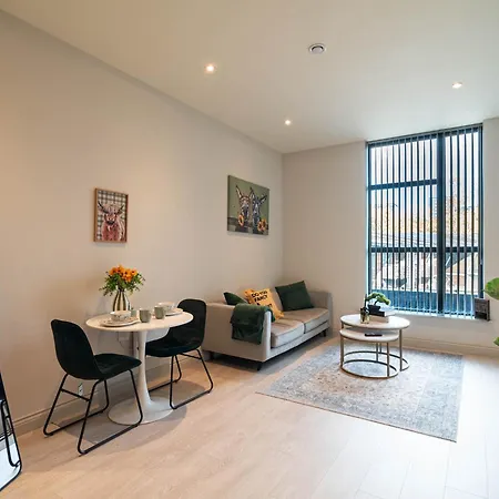 Апартаменти Bright Urban Escape Near Victoria Gate Sleeps 4 Fast Wi-fi Лідс