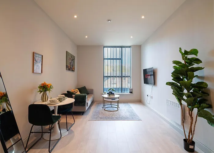 Stylish One Bed By Arena Apartment