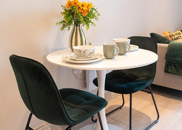 Stylish One Bed By Arena Apartment