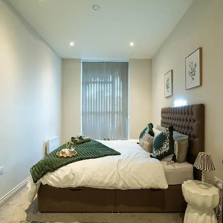 Modern One Bed By Arena *